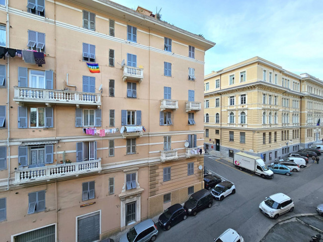 Appartamento in Vendita a Genova #3
